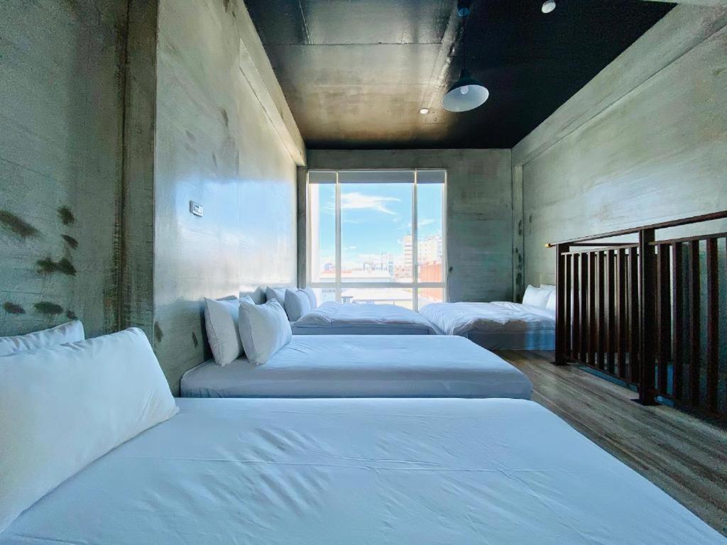 40Inn Backpackers Warehouse Taitung Bagian luar foto