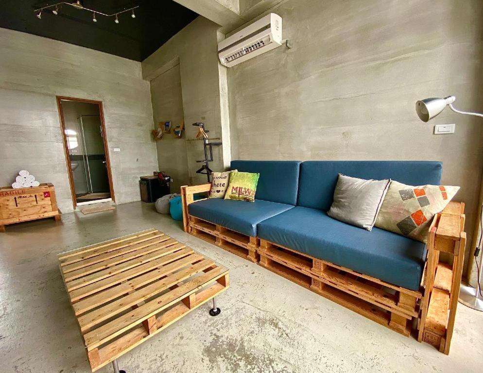 40Inn Backpackers Warehouse Taitung Bagian luar foto