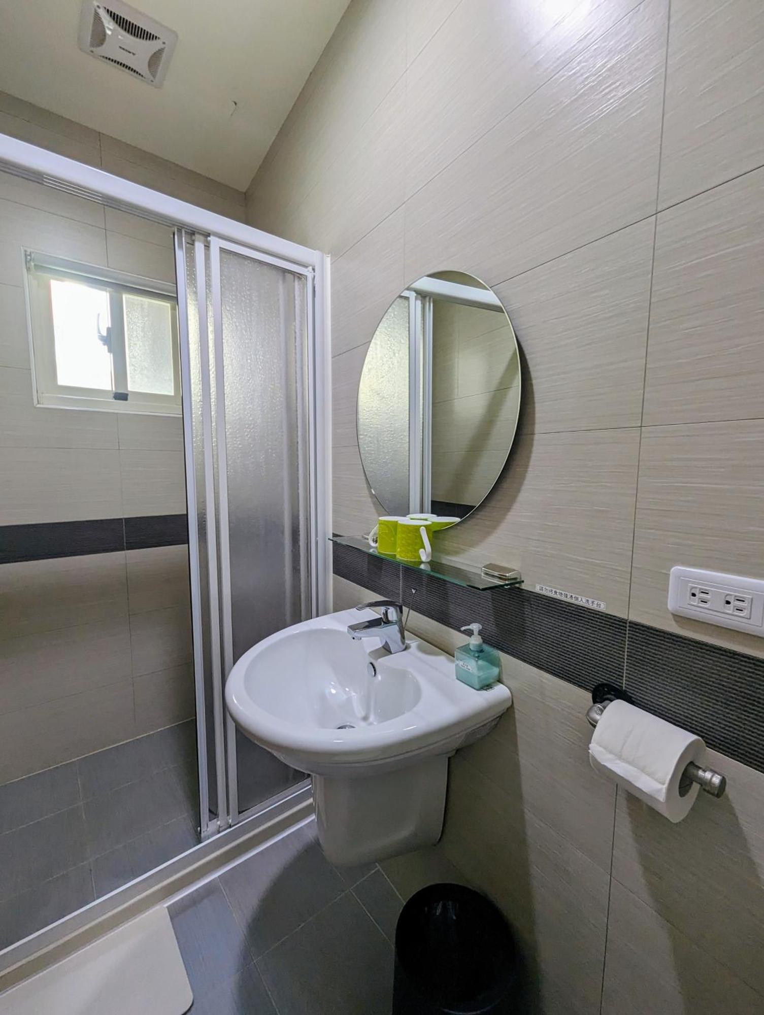 40Inn Backpackers Warehouse Taitung Ruang foto