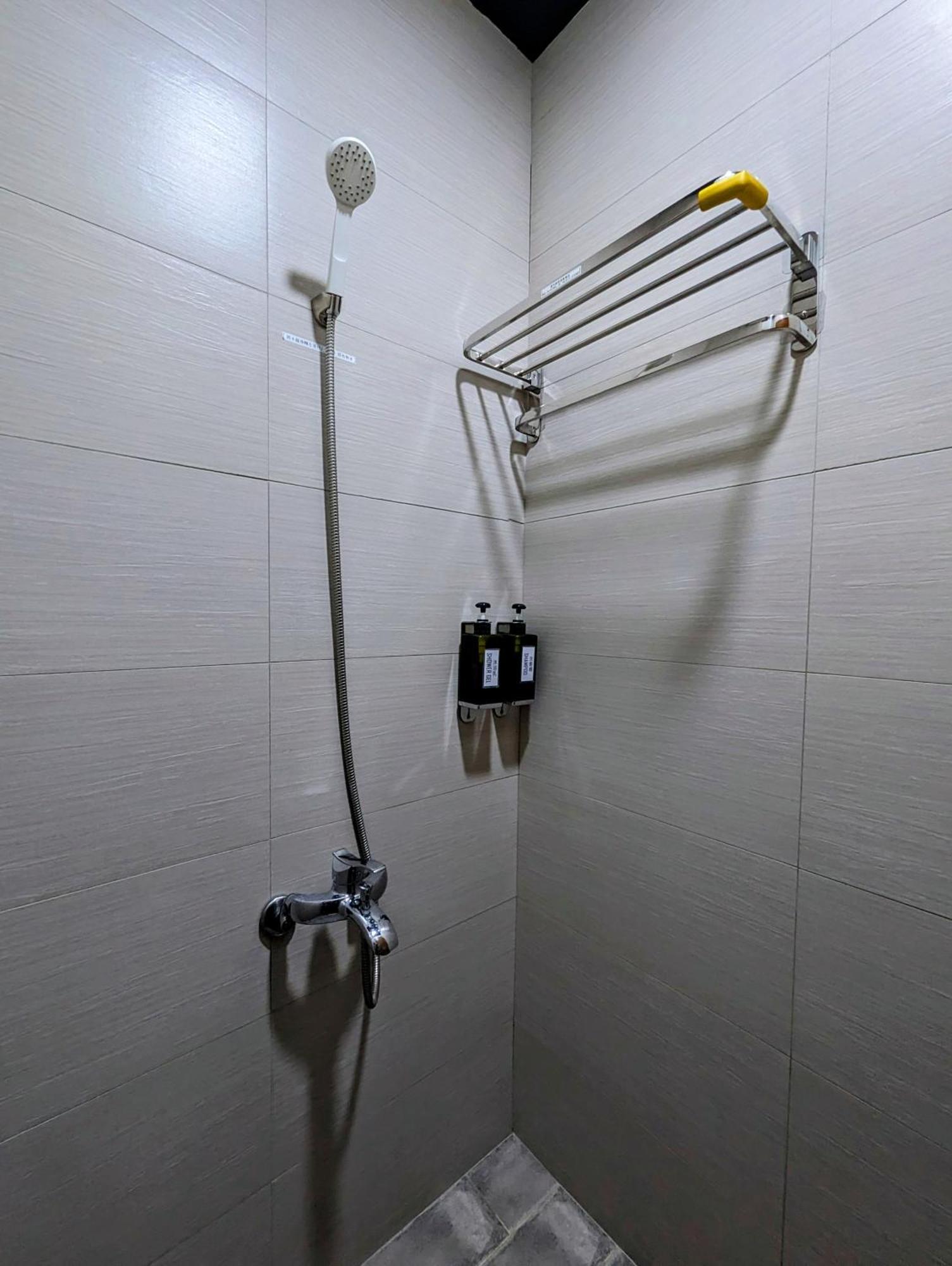 40Inn Backpackers Warehouse Taitung Ruang foto
