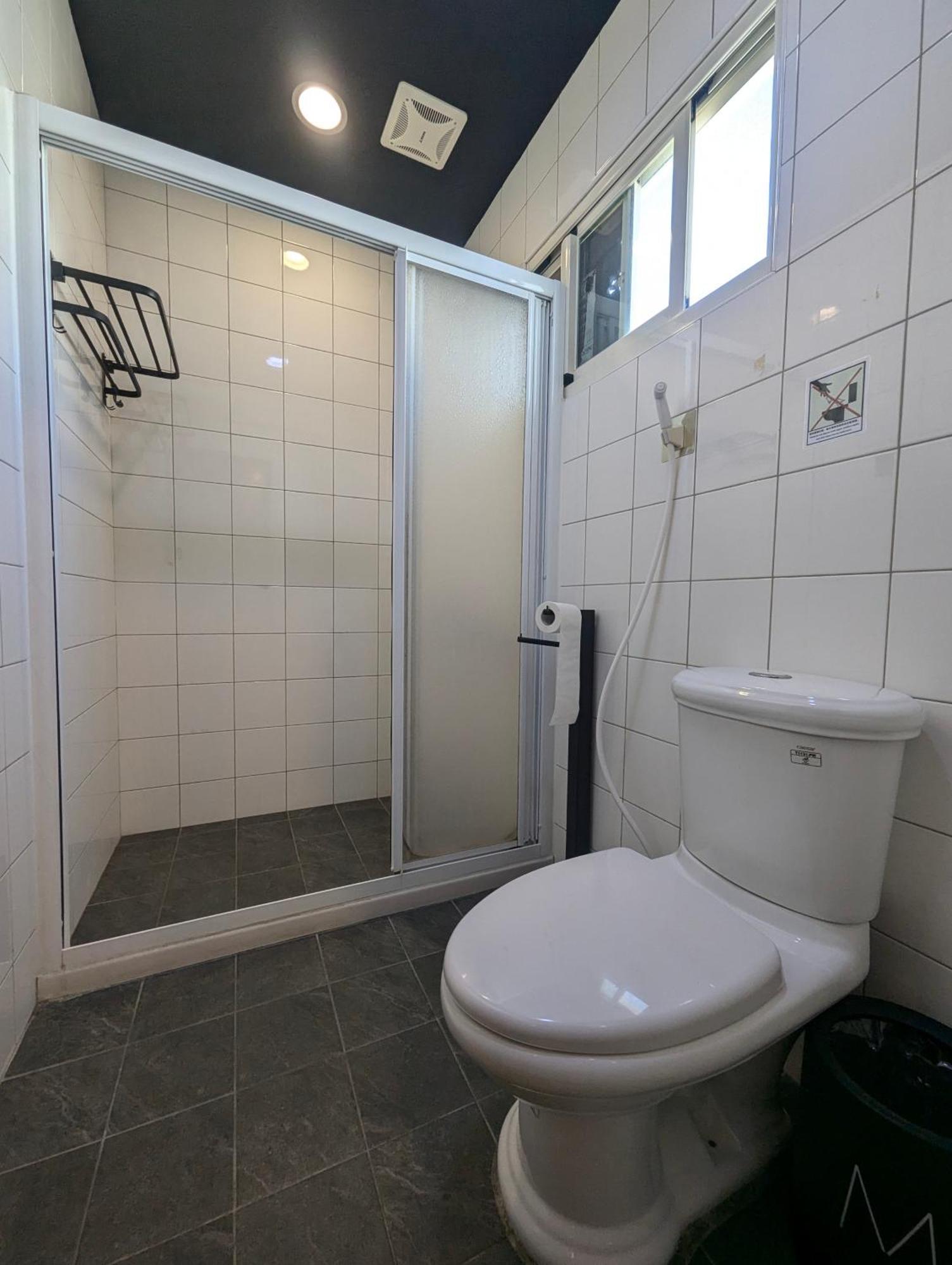40Inn Backpackers Warehouse Taitung Bagian luar foto